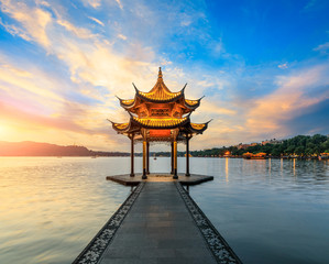 Hangzhou west lake jixian pavilion at sunset - obrazy, fototapety, plakaty