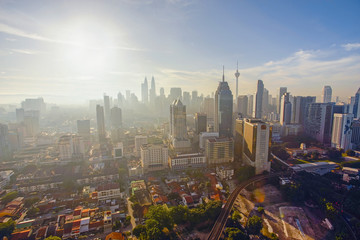Obraz premium Kuala Lumpur landcape view during sunrise.