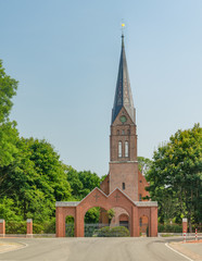 Fototapeta na wymiar die alte, schöne St. Gallus-Kirche zu Neugalmsbüll in Galmsbüll