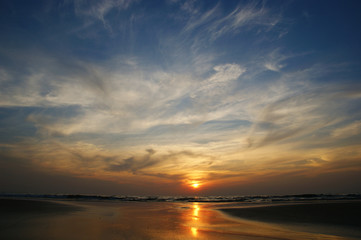 Obraz premium Sunset on the beach of Goa. Arambol beach, Goa, India