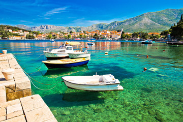 Fototapeta na wymiar Colorful turquoise waterfront in town of Cavtat
