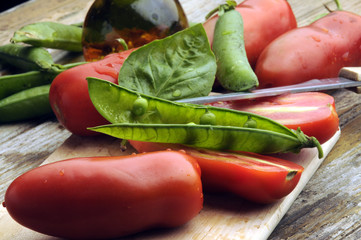 Solanum lycopersicum Pisum sativum