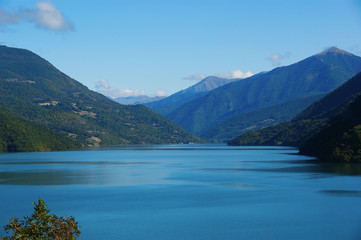 Fototapeta na wymiar mountains and lake, dam in the mountains. Zhinvali water reservoir