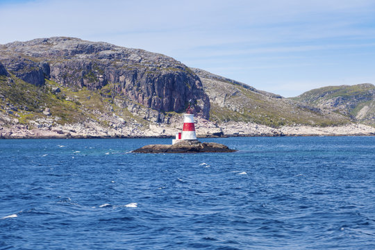 Rocher Petite Saint Pierre Lighthouse