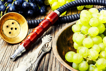 Modern shisha with grapes © nikolaydonetsk