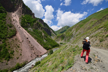 Fototapeta na wymiar Beautiful Truso Gorge near the Kazbegi city in the mountains of the Caucasus, Geprgia