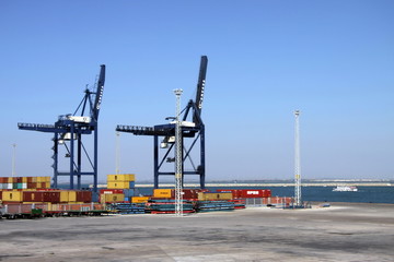 Fototapeta na wymiar Container yard in the seaport of Cadiz.