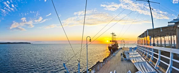 Foto auf Acrylglas Die Ostsee, Sopot, Polen Piratenschiff am Pier an der Ostsee in Sopot - Polen