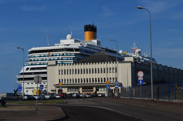 Terminal pasażerski w gdyńskim porcie, Pomorze/The passenger terminal in port of Gdynia,...