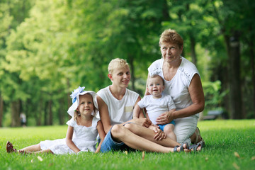Fototapeta premium Family in summer park