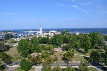 Nadbrzeże Gdyni z lotu ptaka, Pomorze/Aerial view of the seashore in Gdynia, Pomerania, Poland