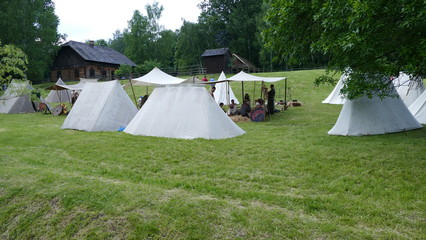 Obozowisko namiotowe © Marian