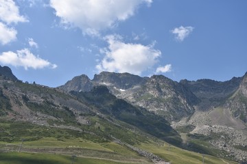 Fototapeta na wymiar Pyrénées, Montagne
