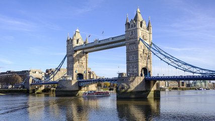 Obraz na płótnie Canvas El puente de la torre de Londres