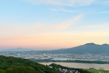 Fototapeta premium 地方都市の夕暮れ