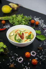 Green curry chicken