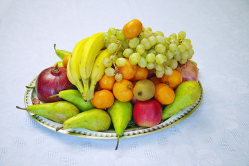 Фрукты. Груши, бананы, виноград,мандарины, киви
