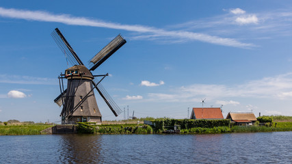 Fototapeta na wymiar Windmills at Kinderdijk, The Netherlands