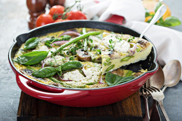 Asparagus, mushrooms and goat cheese frittata