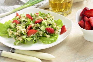 Tabbouleh with strawberries, bulgur and vegetables