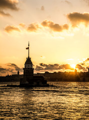 Fototapeta premium maiden's tower sunset in istanbul