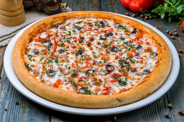 Pizza with vegetables vegetarian