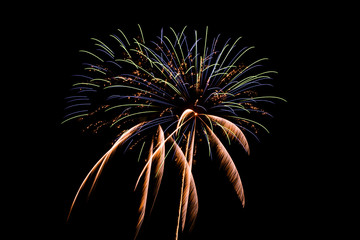 夜空を彩る打ち上げ花火