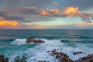 Obraz premium Beautiful sunset light over the spanish ocean