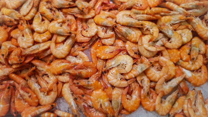 Langostinos cocidos salados