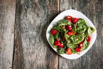Healthy spinach and strawberry salad