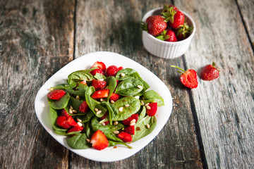 Healthy spinach and strawberry salad