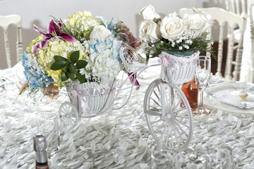 table decoration with bird cages