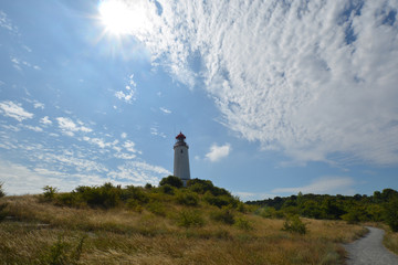 Traumhafte Wolken über dem Leuchtturm auf der Insel Hiddensee, Rügen