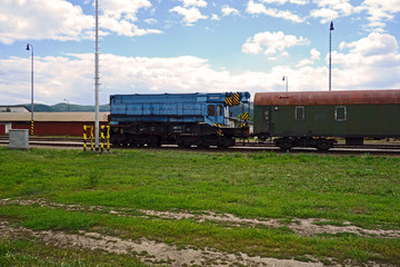 Crane train, locomotive