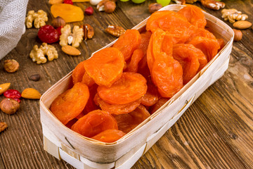 orange dried apricots