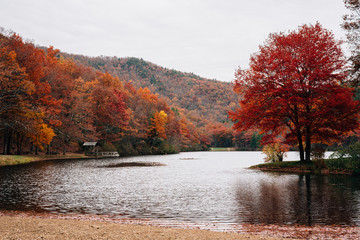 Autumn color at Sherando Lake, near the Blue Ridge Parkway in George Washington National Forest,...