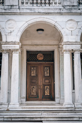 Fototapeta na wymiar The door of Swannanoa Palace in Afton, Virginia