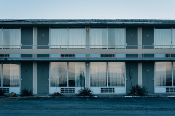 An abandoned motel in Afton, Virginia - obrazy, fototapety, plakaty