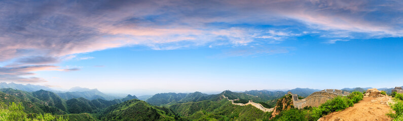 Fototapeta premium Majestic Great Wall of China at sunset,panoramic view