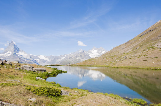 Zermatt, Stellisee, Bergsee, Spiegelung, Wallis, Matterhorn, Alpen, Wanderweg, Blauherd, Zmuttgletscher, Zinalrothorn, Ober Gabelhorn, Walliser Berge, Sommer, Schweiz