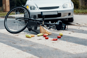 Fatal traffic accident between car and bicycle on a pedestrian crossing