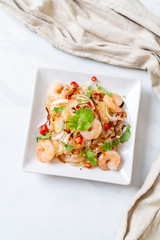 pamelo spicy salad with shrimps or prawns