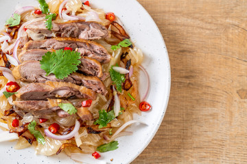 pamelo spicy salad with roasted duck