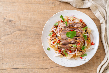 pamelo spicy salad with roasted duck
