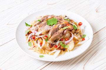 pamelo spicy salad with roasted duck