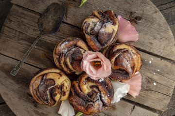 шоколадно-ванильные булочки