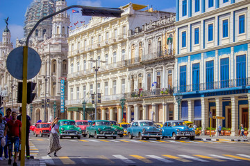 Fototapeta na wymiar Havana Colourful Cars