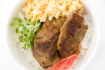 軟骨ソーキ丼