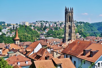 Fototapeta premium Fribourg, Schweiz, Altstadt mit Kathedrale