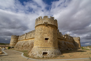 Fototapeta na wymiar Castillo de Grajal de Campos en la provincia de Leon, España